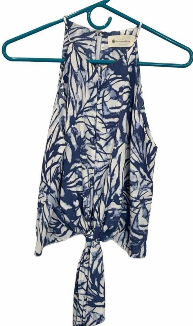Tyche The Impeccable Pig Blue White Floral Tie Front Sleeveless Blouse Small